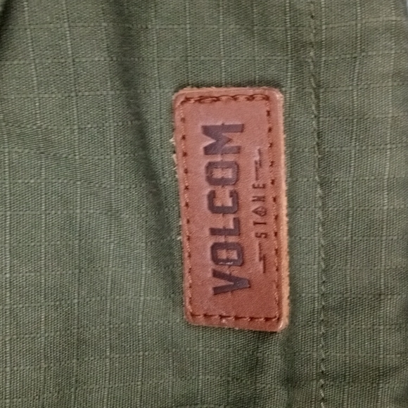 Volcom Jacket. - Picture 2 of 12